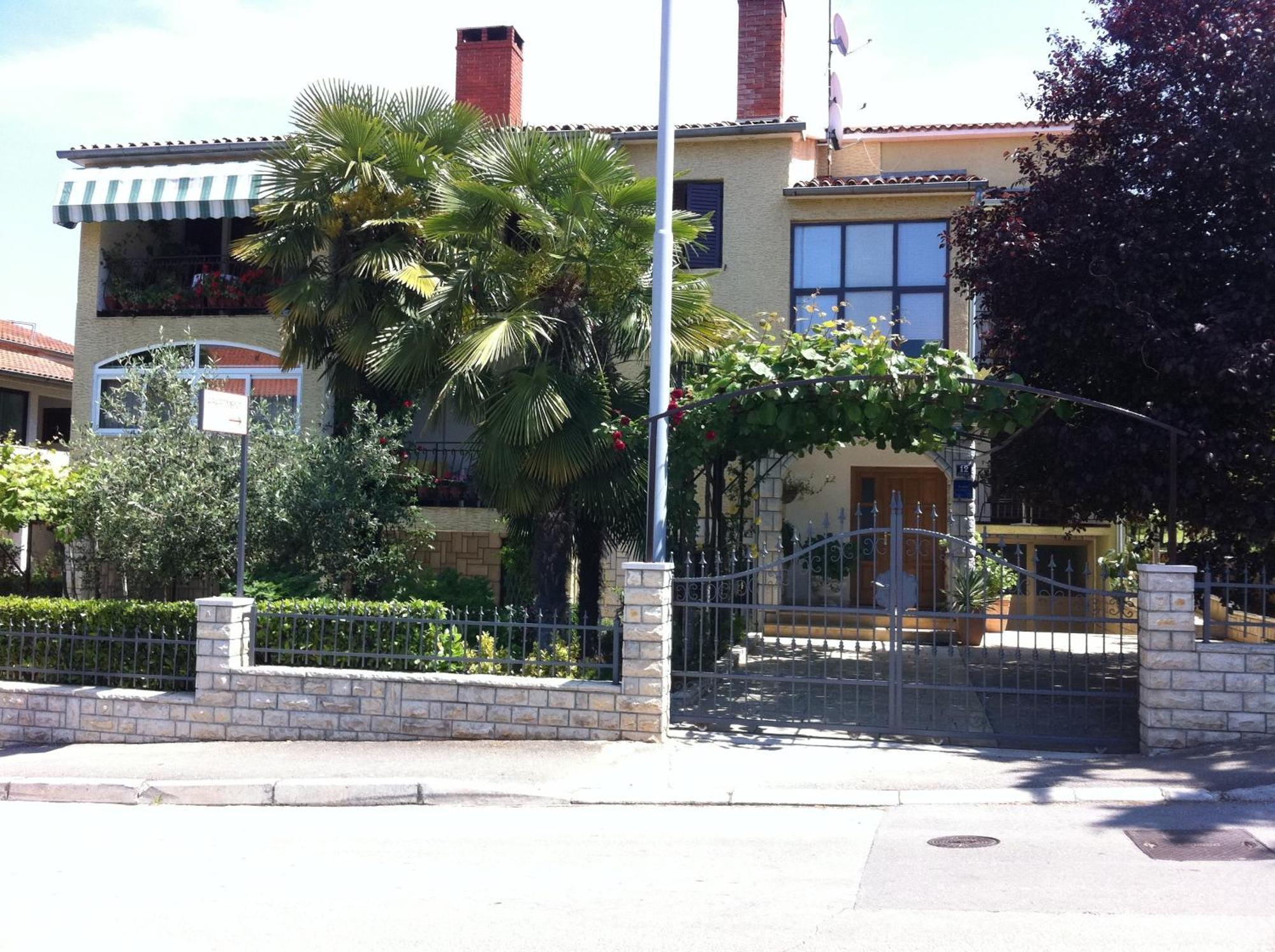 Apartments Boris Porec Bagian luar foto